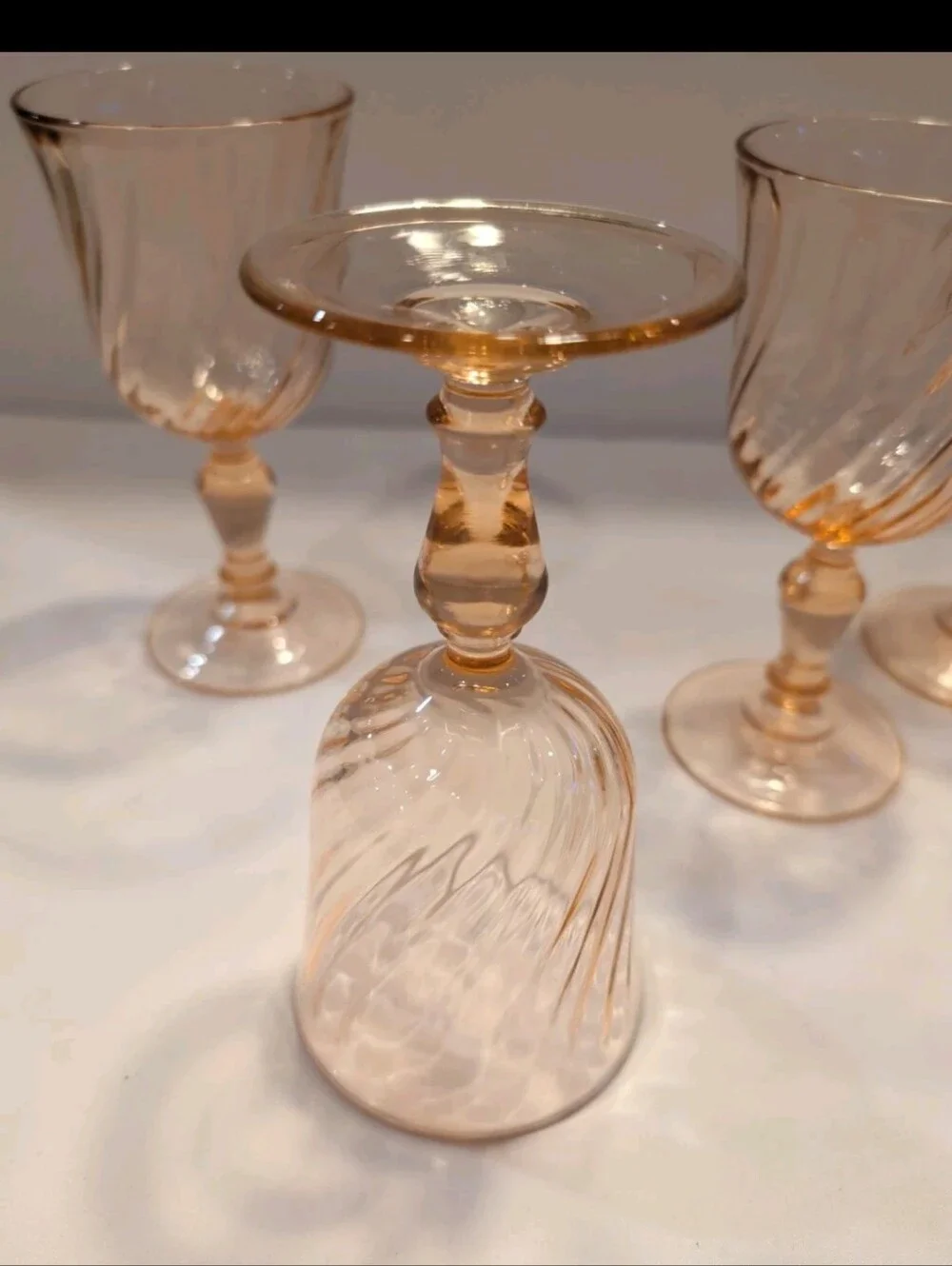 Wine Glasses Set of 4 Rosaline Pink Swirl Arcoroc France 5.75″  Vintage 1970s